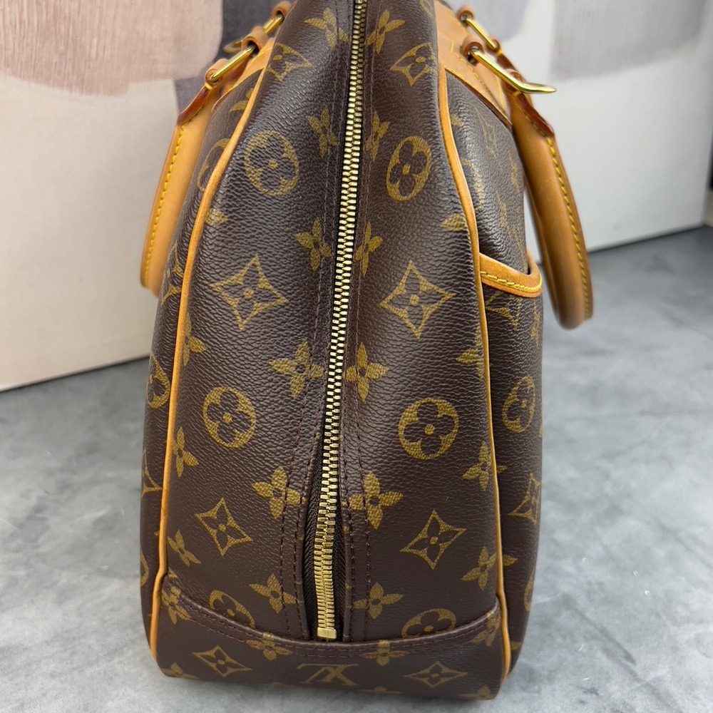 🌵Authentic Louis Vuitton Deauville Monogram🌵 - Picture 7 of 17